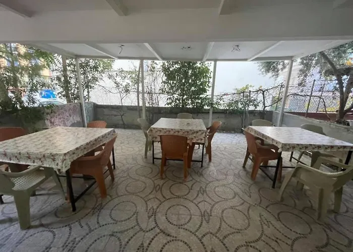 Oezguer Hotel